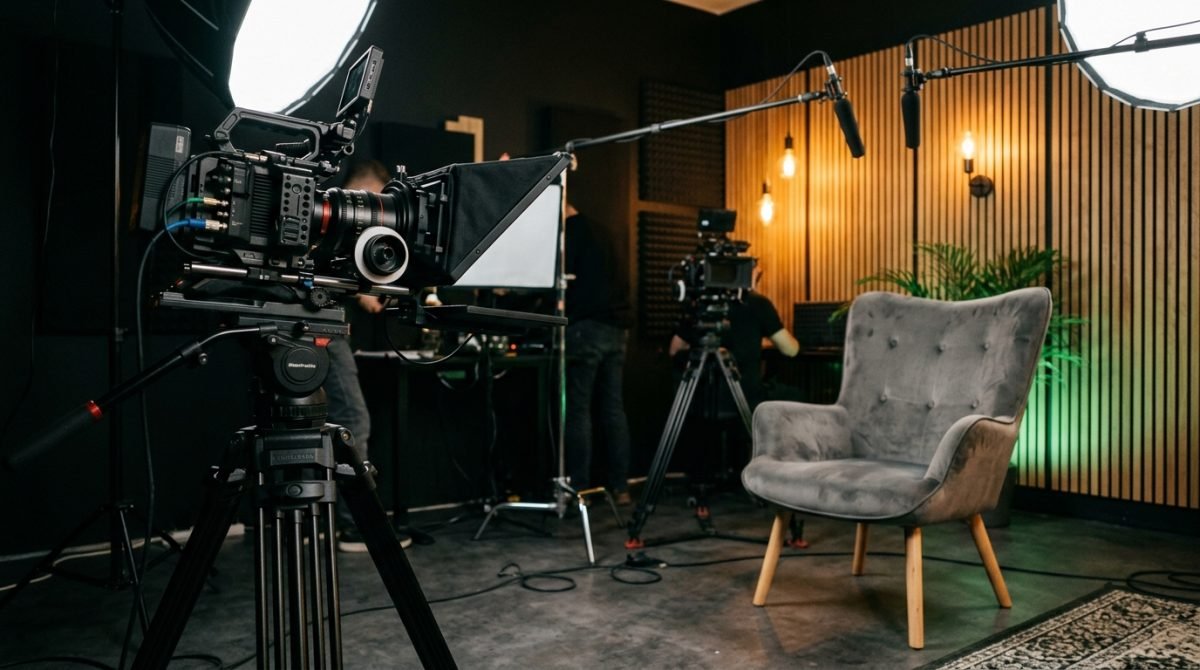 Wideo podsumowanie roku firmy a studio do nagrań wideo